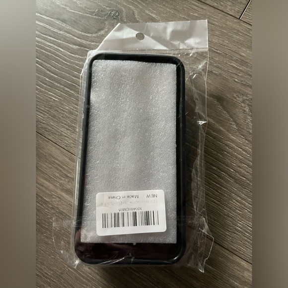 🚨NWT iPhone15- 5 Pack Case Bundle. 3 iPhone 15 Plus Case & 2 IPhone 15 Pro - Picture 6 of 10